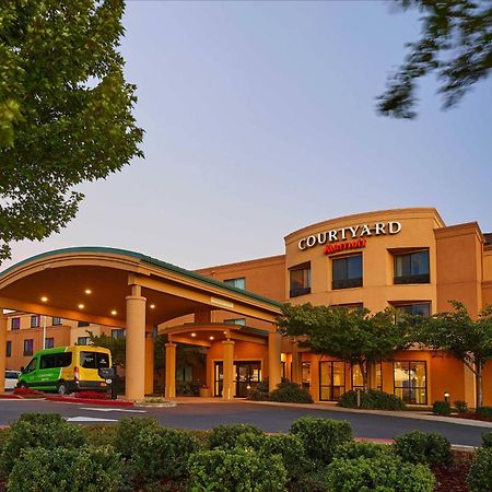 Courtyard Medford Airport Hotell Eksteriør bilde
