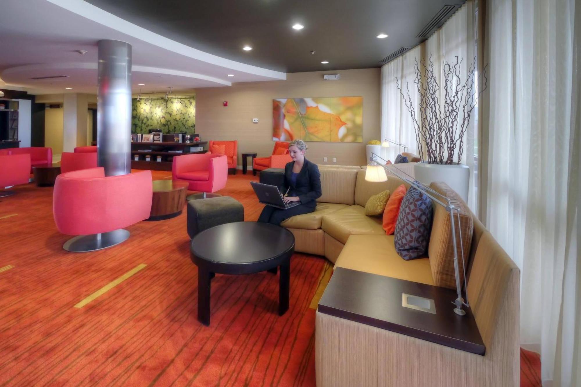 Courtyard Medford Airport Hotell Eksteriør bilde
